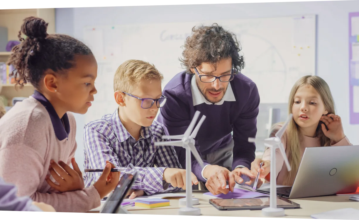 Mesa de laboratório tecnológico de escola fundamental.