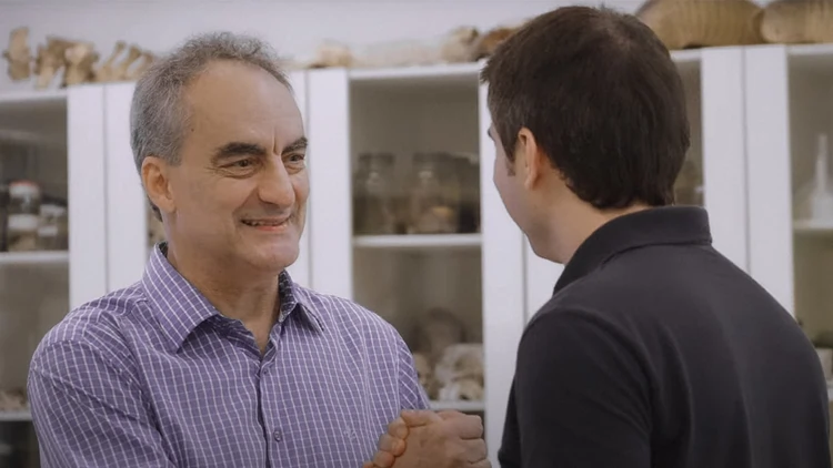 Apoio financeiro para escolas particulares. Garantia de inadimplência zero.